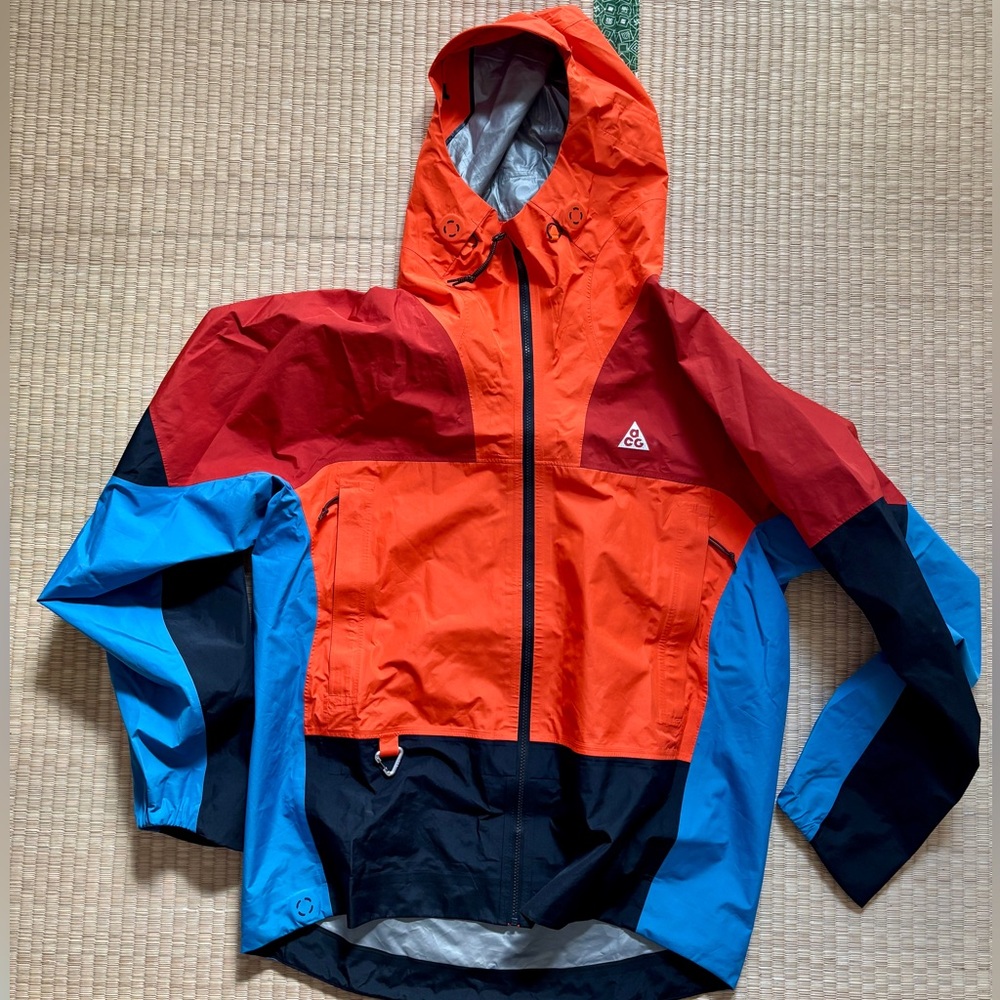 Nike Storm-Fit ACG “Chain Of Craters” Jacket (Rush Orange/Black/Dutch Blue)